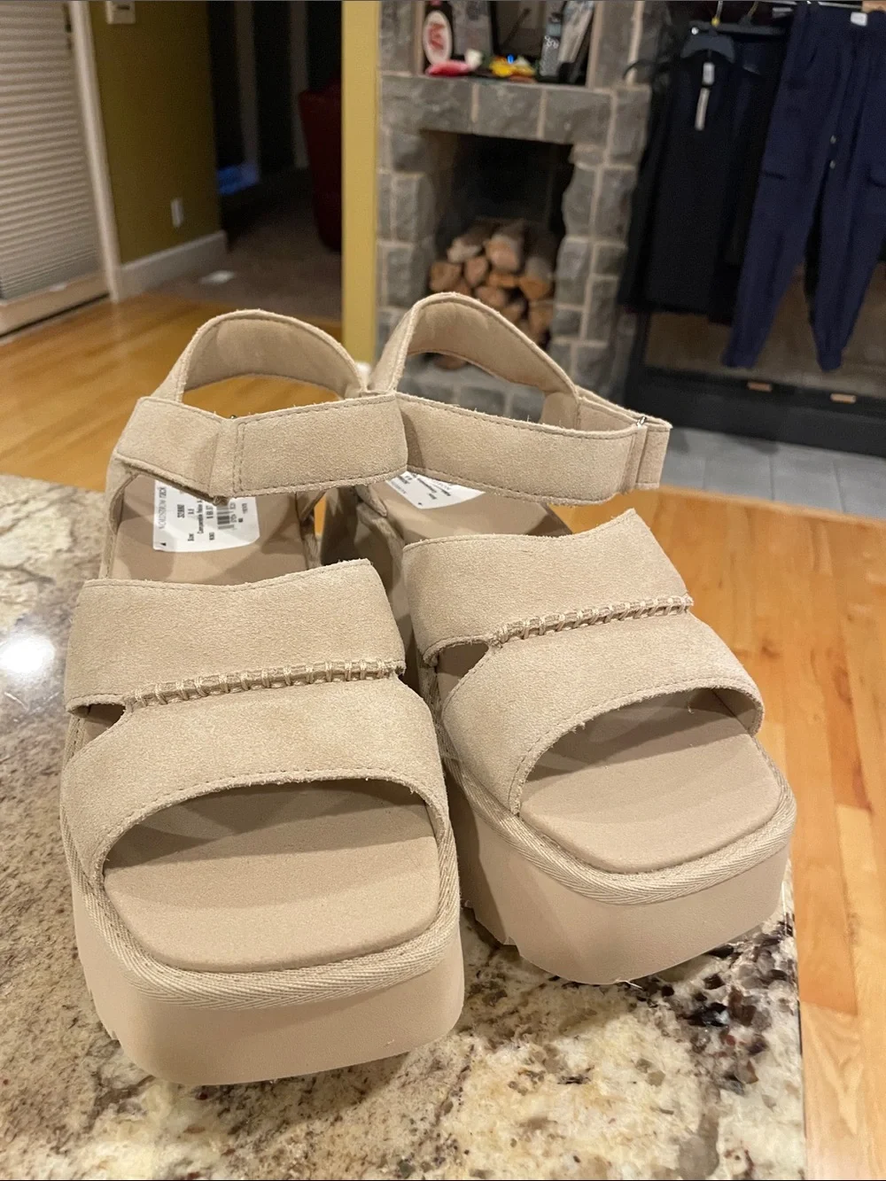 NWT UGG Women’s Tan Platform Sandal with Ankle Strap